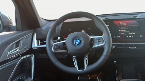 BMW iX2 xDrive30