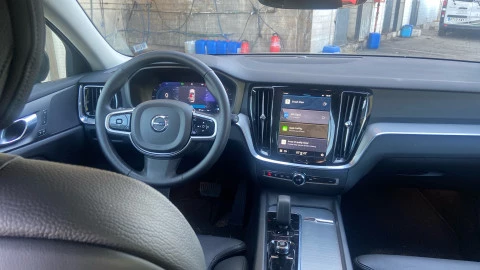 Volvo V60 2.0 B4 (G) Plus Dark Auto