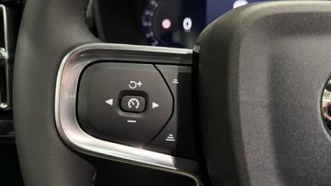 Volvo XC40 B3 G Core Auto 120 kW (163 CV)