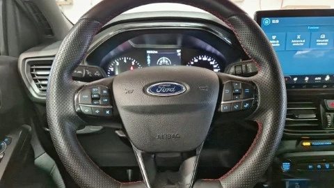 Ford Focus 1.0 Ecoboost MHEV 92kW ST-Line