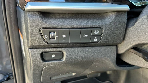 Kia Niro 1.6 GDi HEV 104kW (141CV) Drive