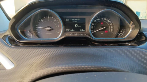 Peugeot 2008 Allure 1.6 BlueHDi 73KW (100CV)