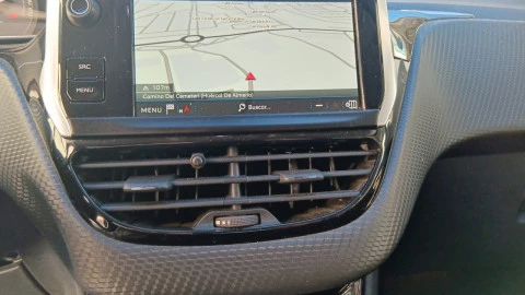 Peugeot 2008 Allure 1.6 BlueHDi 73KW (100CV)