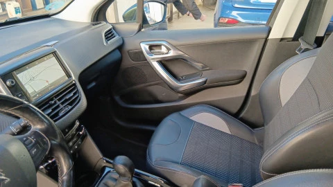 Peugeot 2008 Allure 1.6 BlueHDi 73KW (100CV)