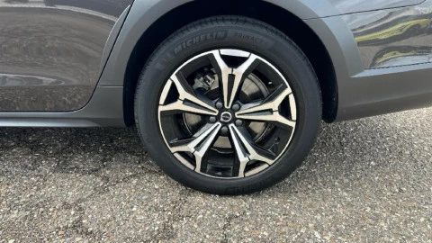 Volvo V90 Cross Country 2.0 B4 D Pro AWD Auto