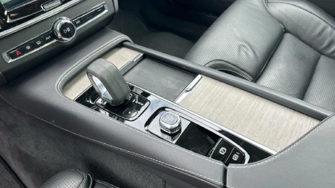 Volvo V90 Cross Country 2.0 B4 D Pro AWD Auto