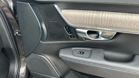 Volvo V90 Cross Country 2.0 B4 D Pro AWD Auto