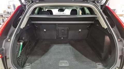 Volvo XC60 2.0 B4 D AWD Momentum Pro Auto