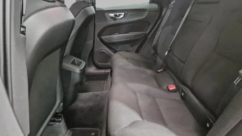 Volvo XC60 2.0 B4 D AWD Momentum Pro Auto