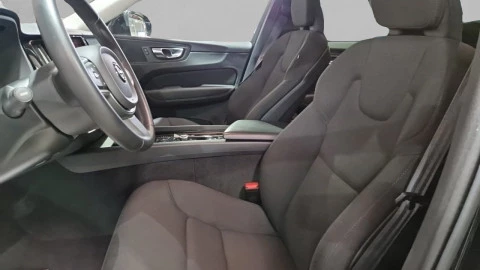 Volvo XC60 2.0 B4 D AWD Momentum Pro Auto