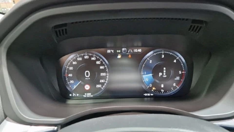 Volvo XC60 2.0 B4 D AWD Momentum Pro Auto