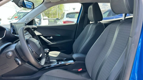 Peugeot 2008 Allure Puretech 100 S&S BVM6 Peugeot 2008 Allure Puretech 100 S&S BVM6