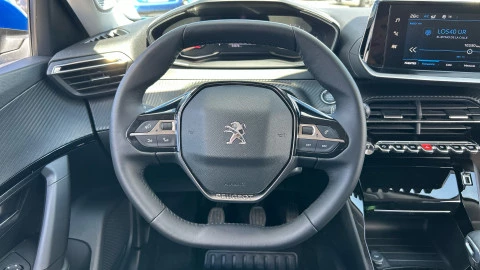 Peugeot 2008 Allure Puretech 100 S&S BVM6 Peugeot 2008 Allure Puretech 100 S&S BVM6