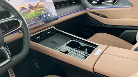 EBRO S900 PHEV 1.5 TGDI 3DHT 4X4 Luxury