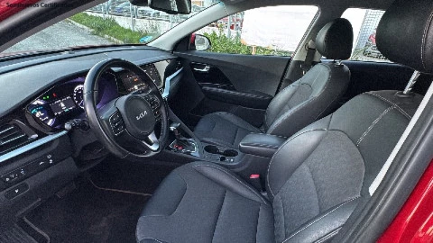 Kia Niro 1.6 GDi HEV 104kW (141CV) Drive
