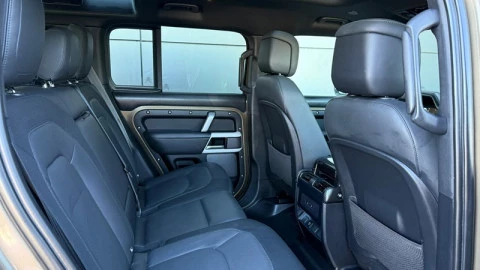 Land Rover Defender 3.0 P400 X-Dynamic HSE 110 Auto 4WD MHEV