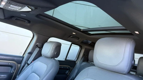 Land Rover Defender 3.0 P400 X-Dynamic HSE 110 Auto 4WD MHEV