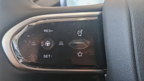 EBRO S400 1.5 DHE HEV Excellence CVT