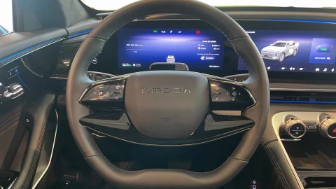 Omoda 9 OMODA 9 1.5 TGDI SHS PREMIUM DHT 5P