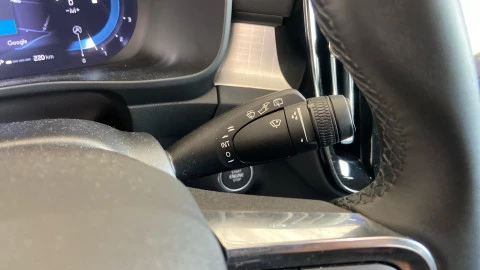 Volvo XC40 2.0 B3 G Core Auto