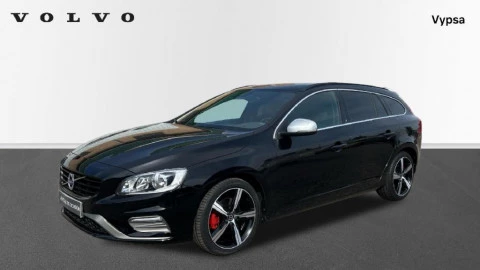 Volvo V60 2.0 D2 R-Design Momentum Volvo V60 2.0 D2 R-Design Momentum