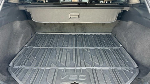 Volvo V60 2.0 D2 R-Design Momentum