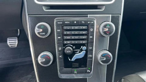 Volvo V60 2.0 D2 R-Design Momentum