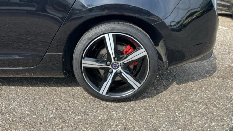 Volvo V60 2.0 D2 R-Design Momentum