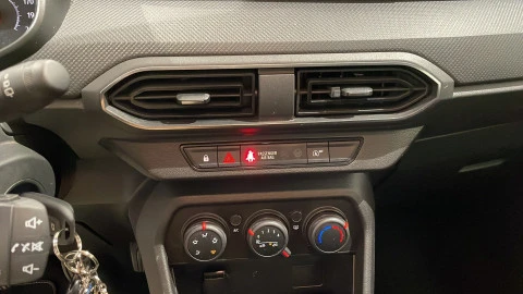 Dacia Sandero  SCe Essential 49kW