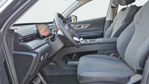 EBRO S800 1.6 TGDI Luxury 7 DCT