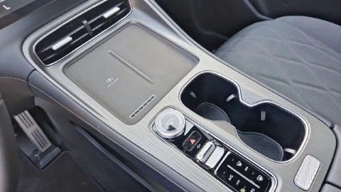 EBRO S800 1.6 TGDI Luxury 7 DCT