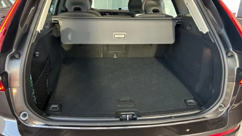 Volvo XC60 2.0 B5 G AWD Plus Dark Auto