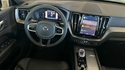 Volvo XC60 2.0 B5 G AWD Plus Dark Auto