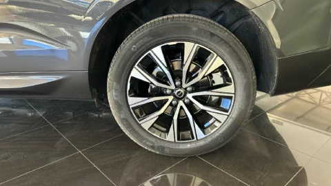 Volvo XC60 2.0 B5 G AWD Plus Dark Auto