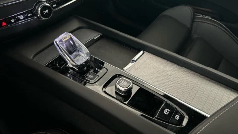 Volvo XC60 2.0 B5 G AWD Plus Dark Auto