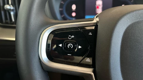 Volvo XC60 2.0 B5 G AWD Plus Dark Auto