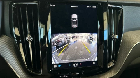 Volvo XC60 2.0 B5 G AWD Plus Dark Auto