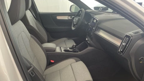 Volvo XC40 B3 G Core Auto 120 kW (163 CV)