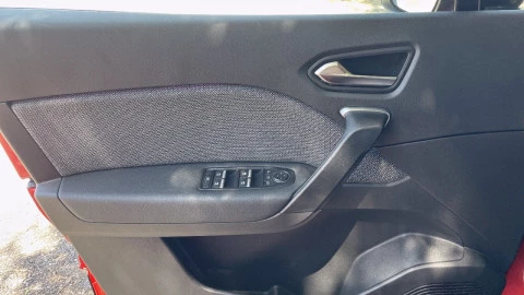 Renault Captur techno Eco-G 100cv (74 kW)