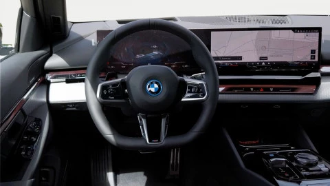 BMW i5 eDrive40