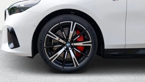 BMW i5 eDrive40