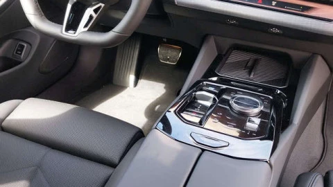 BMW i5 eDrive40