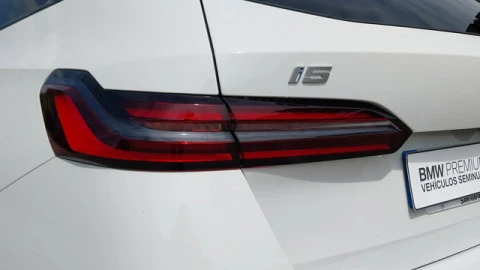 BMW i5 eDrive40