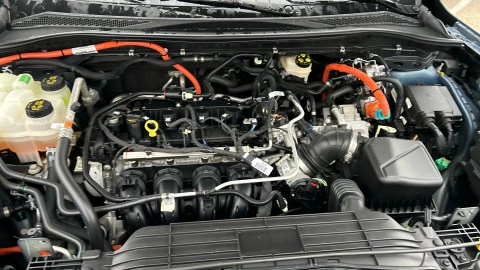 Ford Kuga Vignale 2.5 Duratec FHEV 140kW Auto