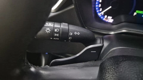 Toyota Corolla 2.0 180H FEEL! E-CVT TOURING SPORT