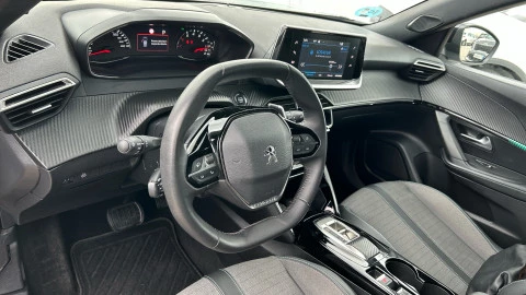 Peugeot 2008 Allure Puretech 130 S&S EAT8