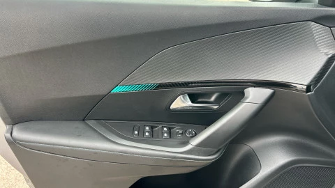 Peugeot 2008 Allure Puretech 130 S&S EAT8