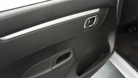 Dacia Spring Comfort Plus Electric 33kW (45CV)