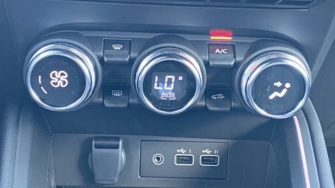 Renault Clio Techno full hybrid E-Tech 145 (103Kw)