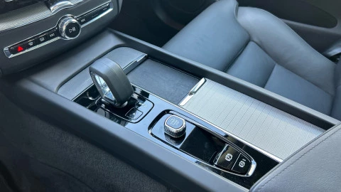 Volvo XC60 2.0 T6 AWD Recharge Plus Dark Auto